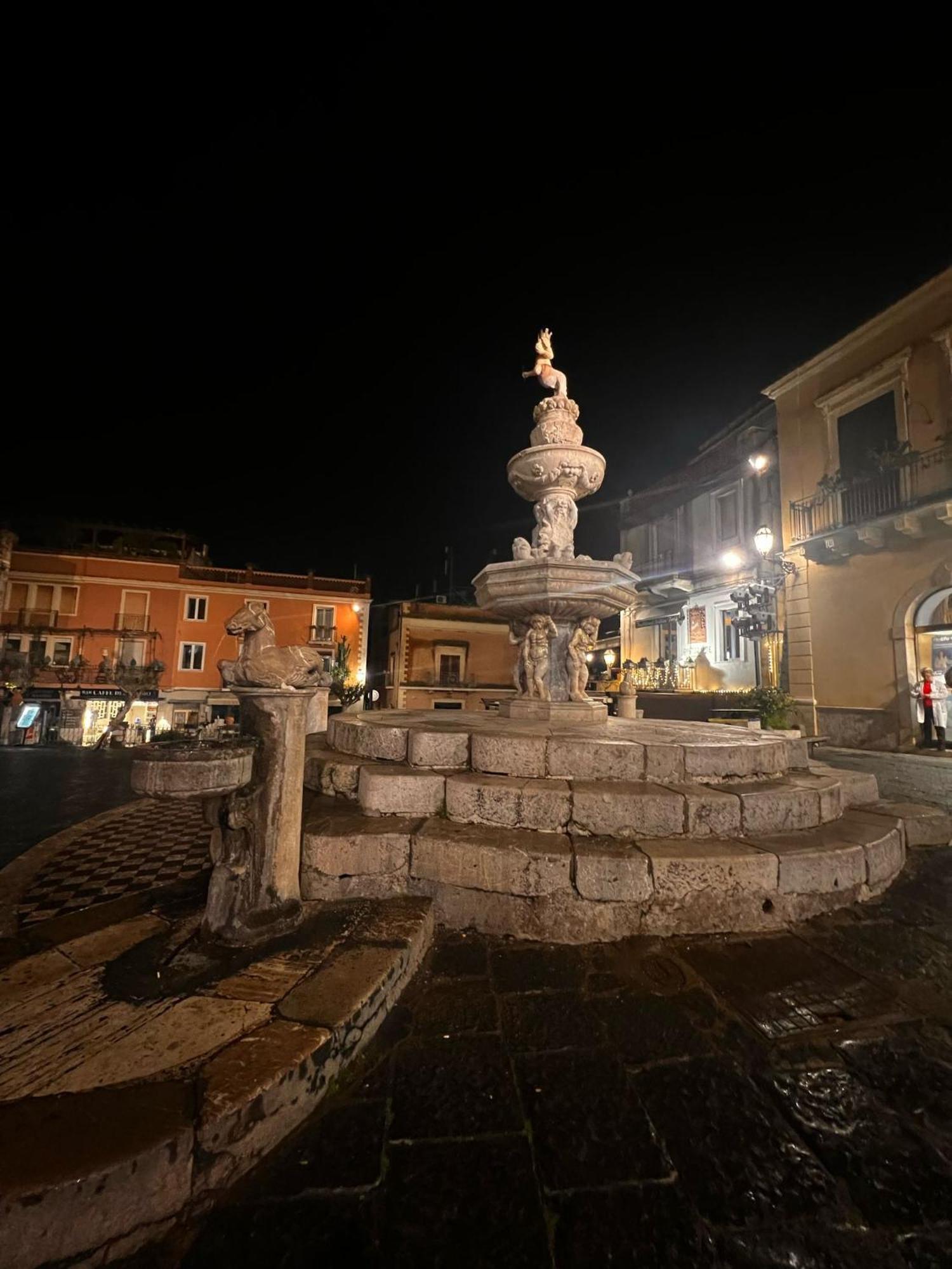 Adriana Casa Vacanze Mare Etna Sicilia อาชิเรอาเล ภายนอก รูปภาพ