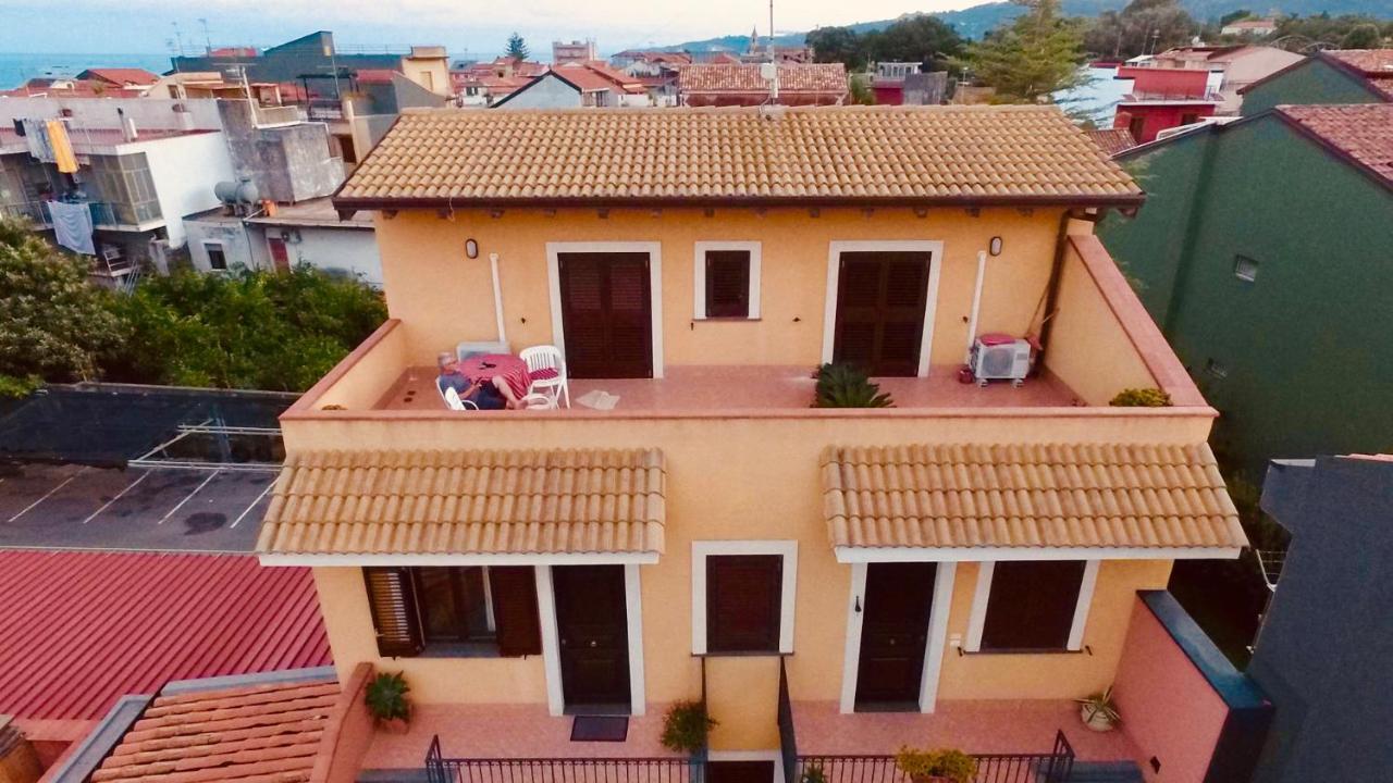Adriana Casa Vacanze Mare Etna Sicilia อาชิเรอาเล ภายนอก รูปภาพ